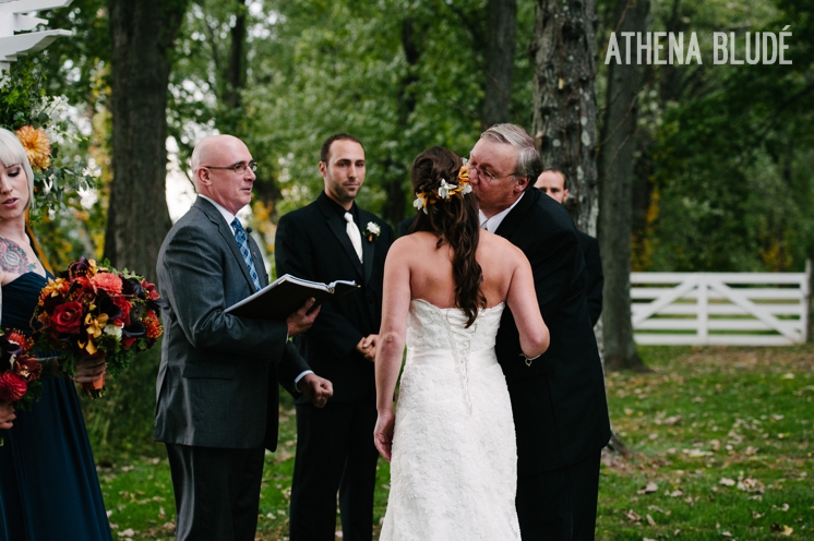 town_farm_wedding_athena_blude_photography_034